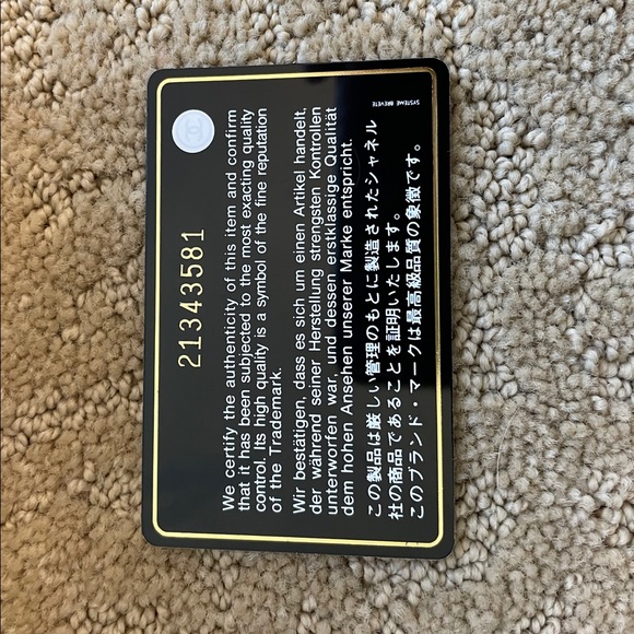 Chanel Boy bag medium size - Picture 3 of 11